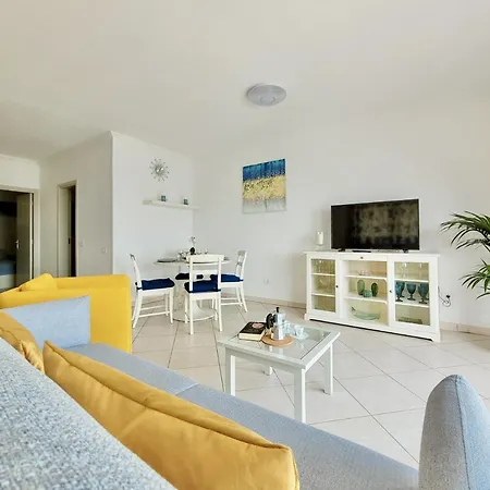 Apartment Blue Coast Bellavista *