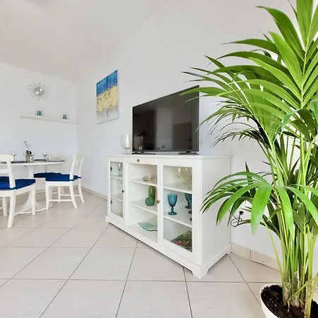 Blue Coast Bellavista Apartment *